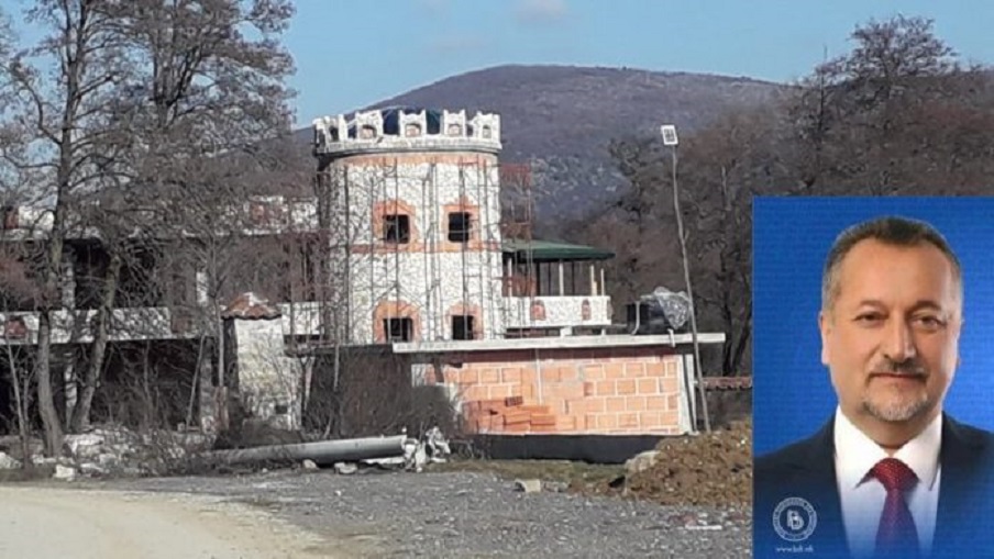 Asfaltoi rrugën që të çon te restoranti i tij me para publike?